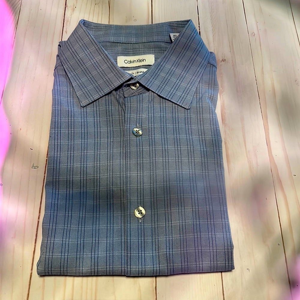 Calvin Klein. Size M.